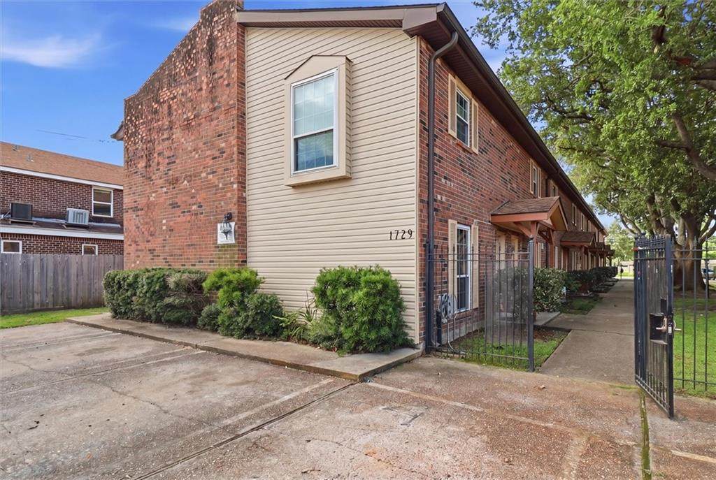 1729 Newport Place - Photo 1