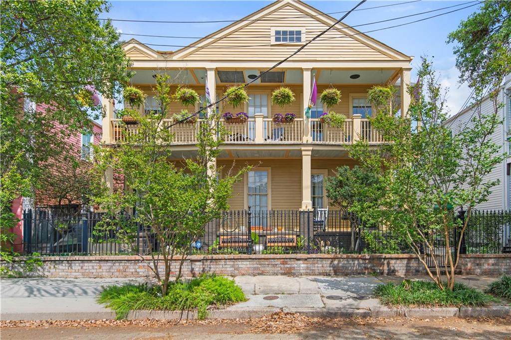1323 St Mary Street - Photo 1