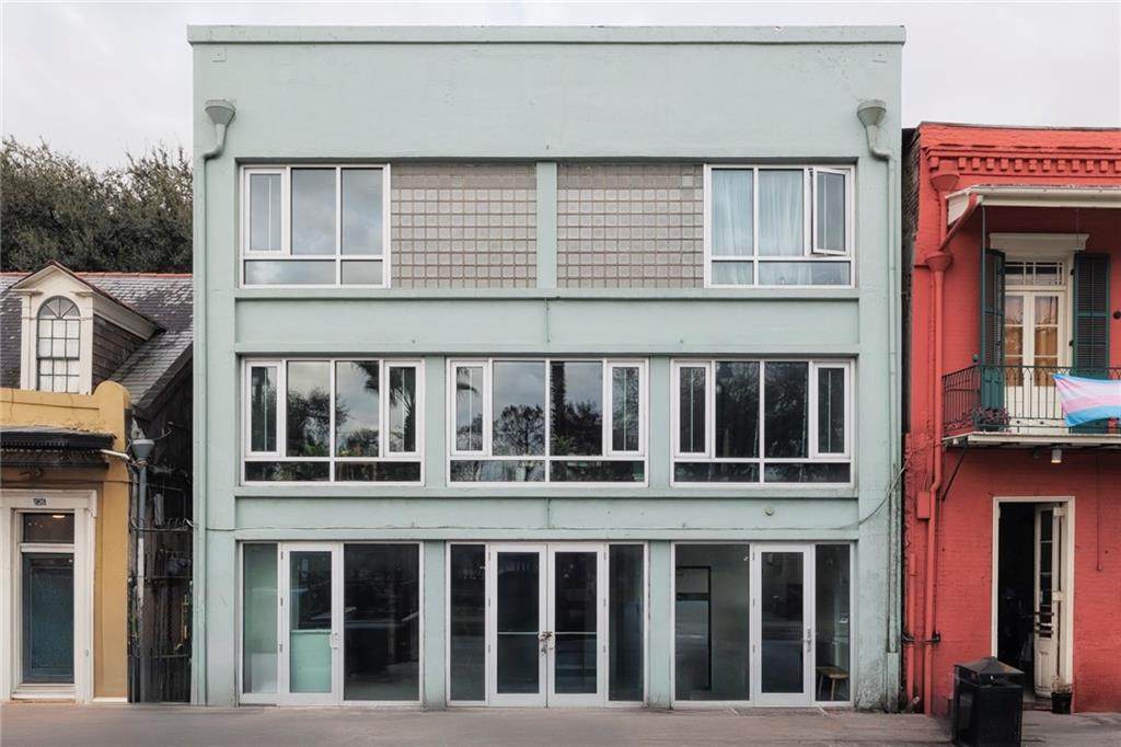 822 Rampart Street - Photo 1