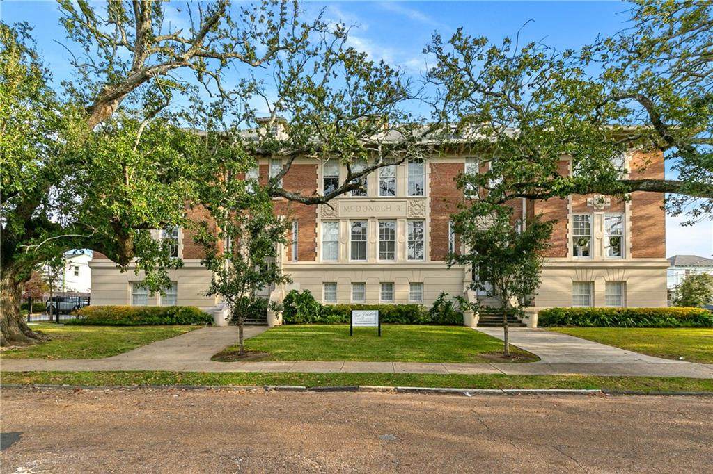 800 Rendon Street - Photo 1