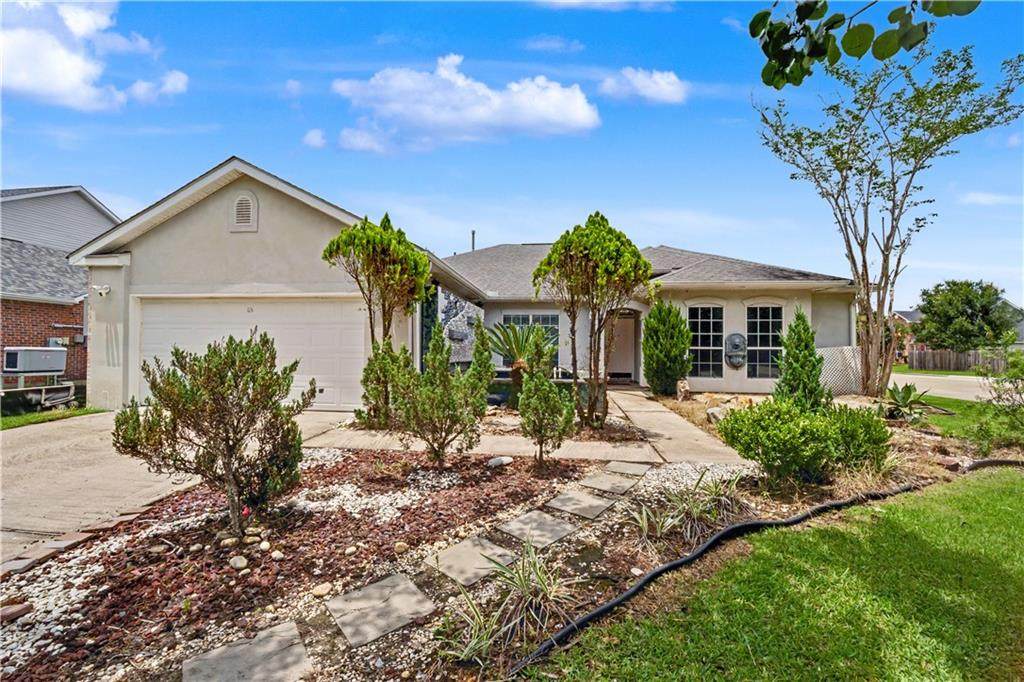 1402 Belair Boulevard - Photo 1