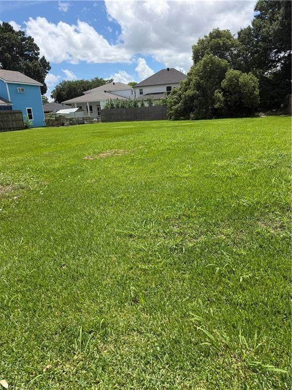 524 Papworth Avenue - Photo 1