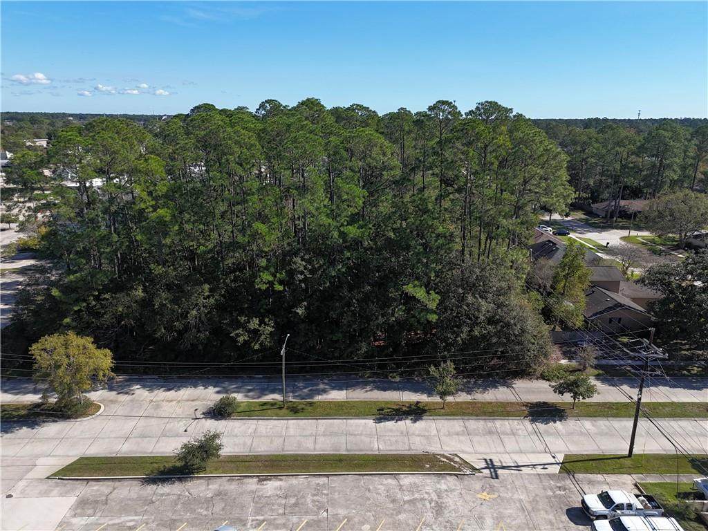 13740 Englewood Drive - Photo 1
