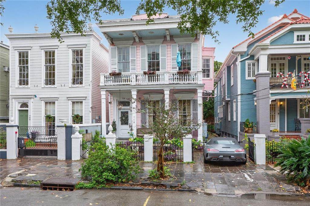 719 Esplanade Avenue - Photo 1
