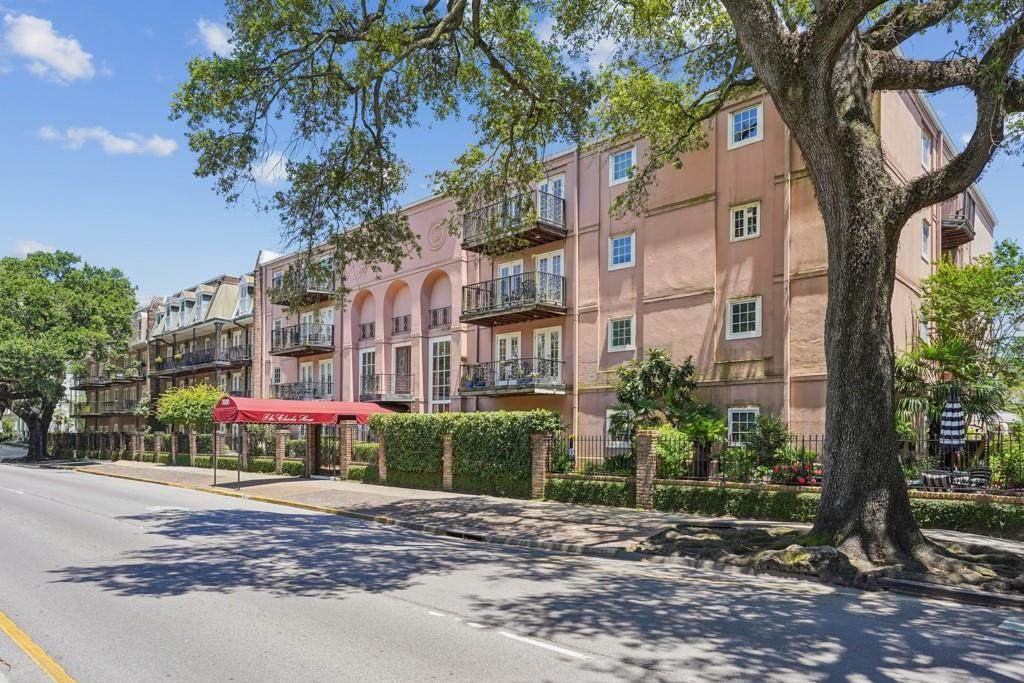 3000 St Charles Avenue - Photo 1