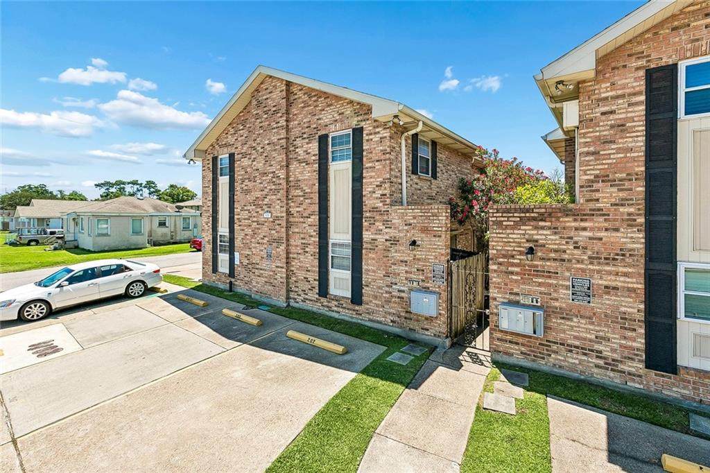 600 Clearview Parkway - Photo 1