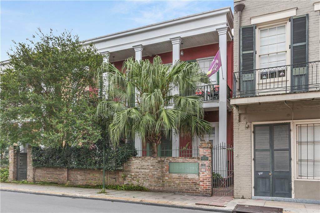 1204 Chartres Street - Photo 1