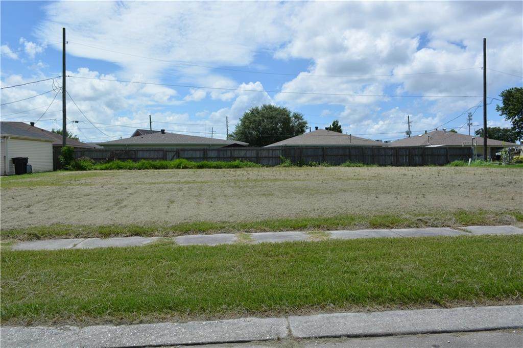 2500 Paul Drive - Photo 1