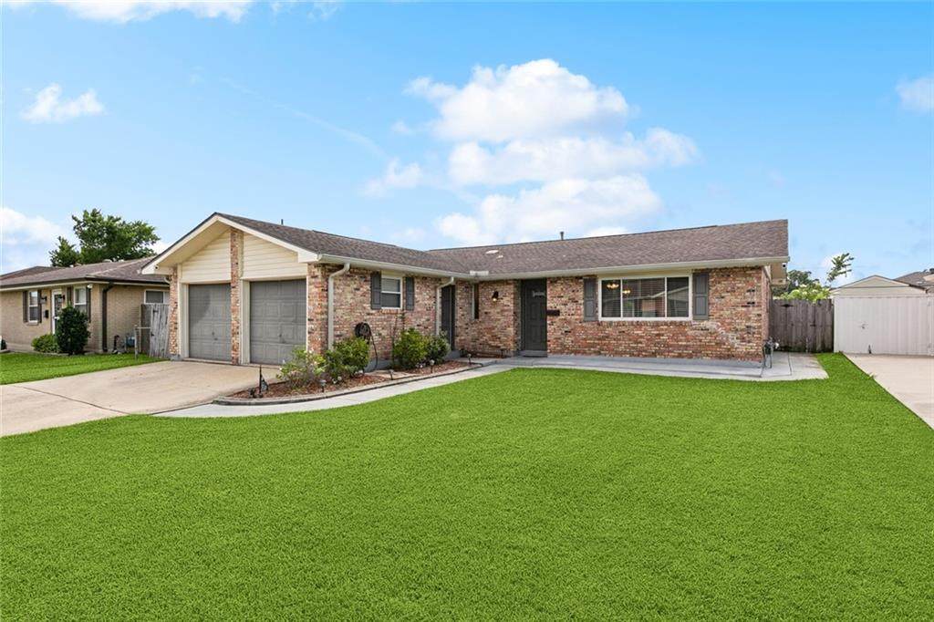 570 Dover Lane - Photo 1