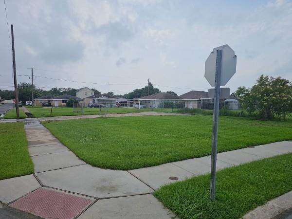 2400 Victor Street - Photo 1