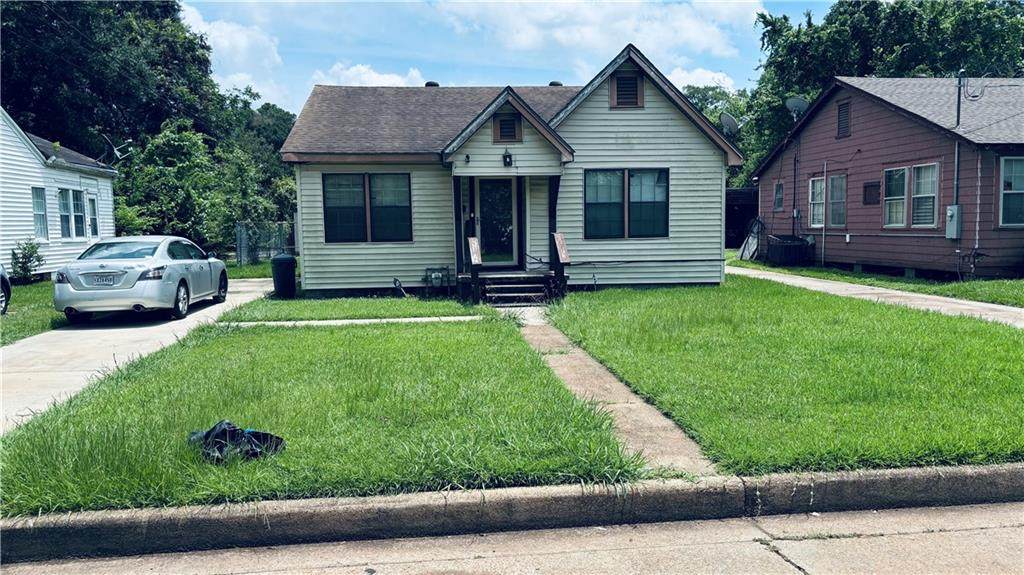 2225 Noble Street - Photo 1