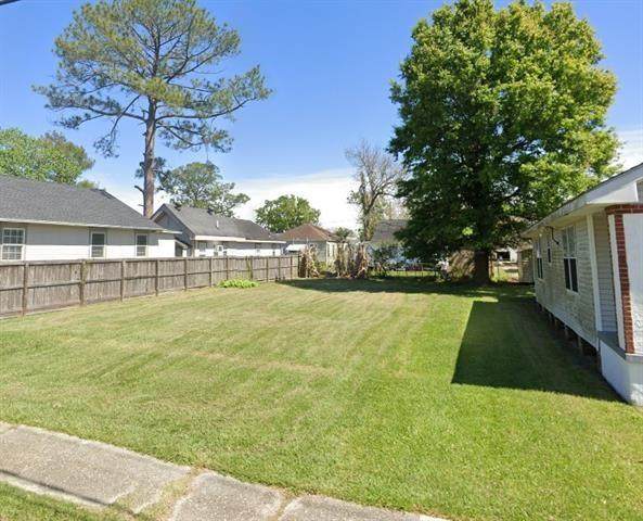 415 Deckbar Avenue - Photo 1