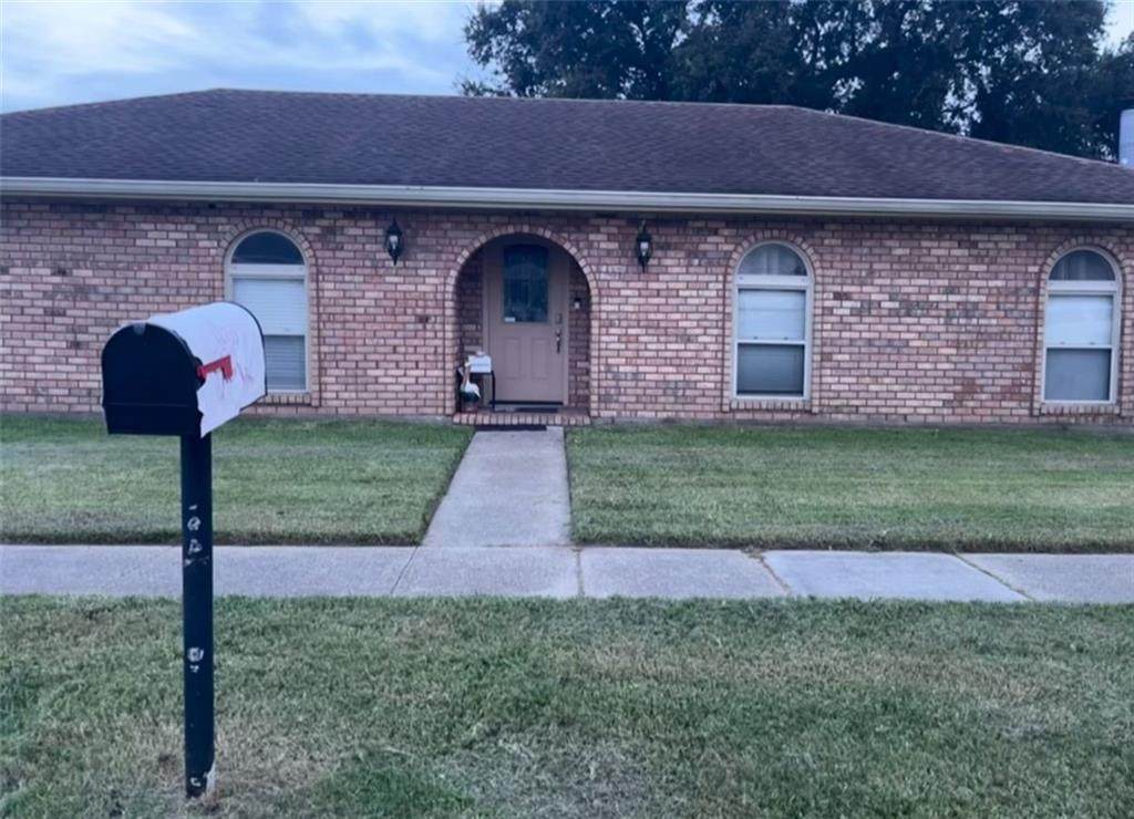 2713 Legend Drive - Photo 1