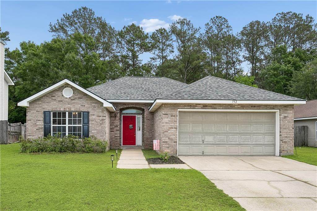 752 Simpson Way - Photo 1