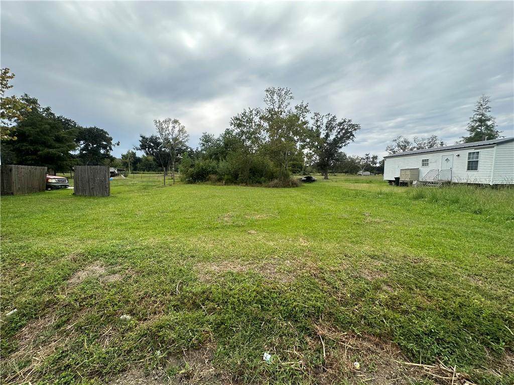 1608 Linda Lou Drive - Photo 1