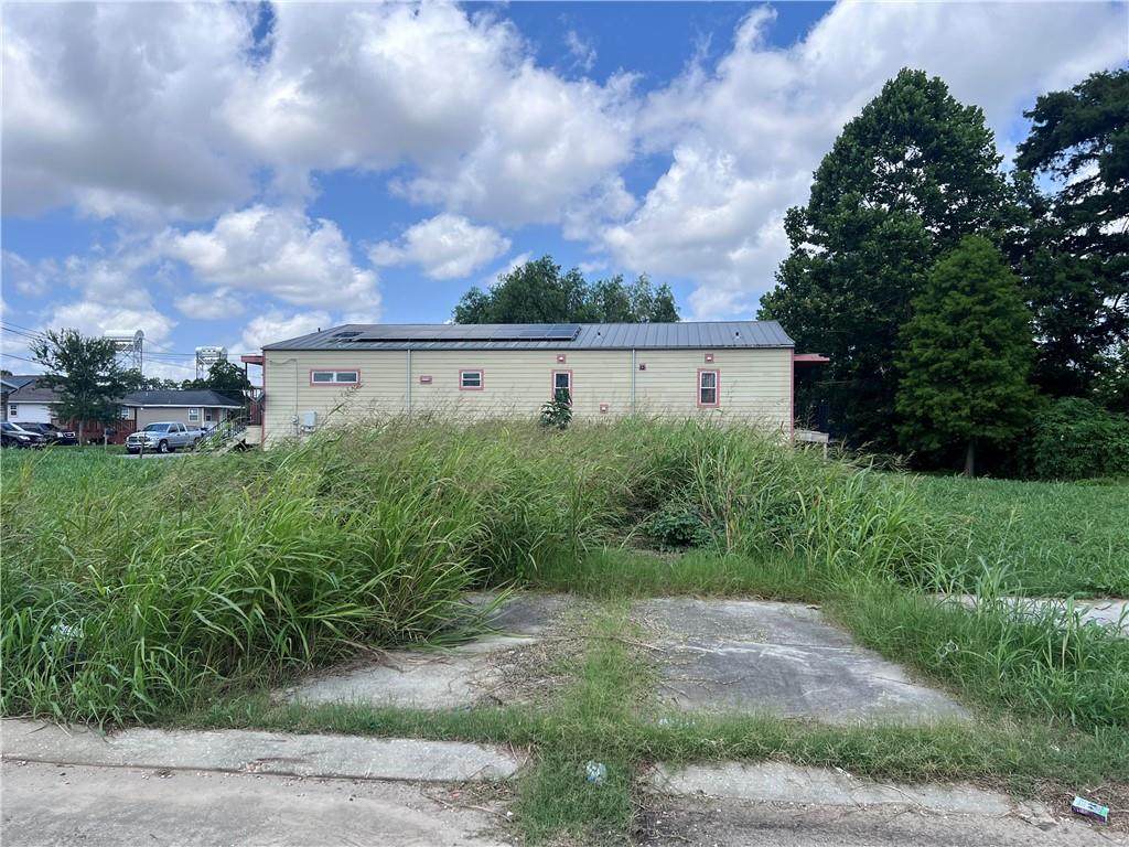 1906 Forstall Street - Photo 1