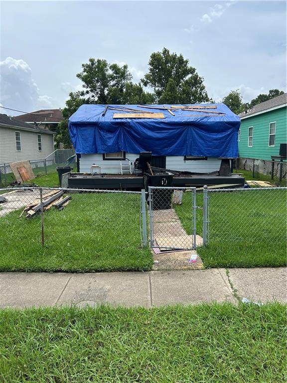2709 Cherry Street - Photo 1