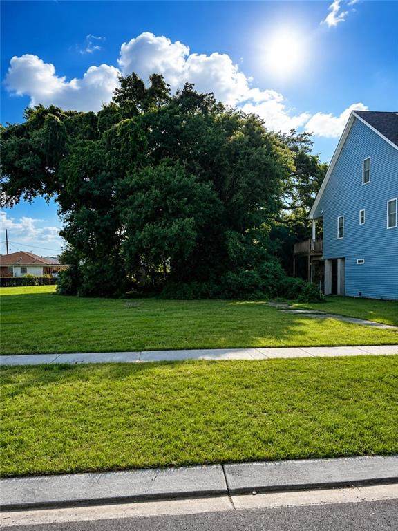 6048 Cameron Boulevard - Photo 1