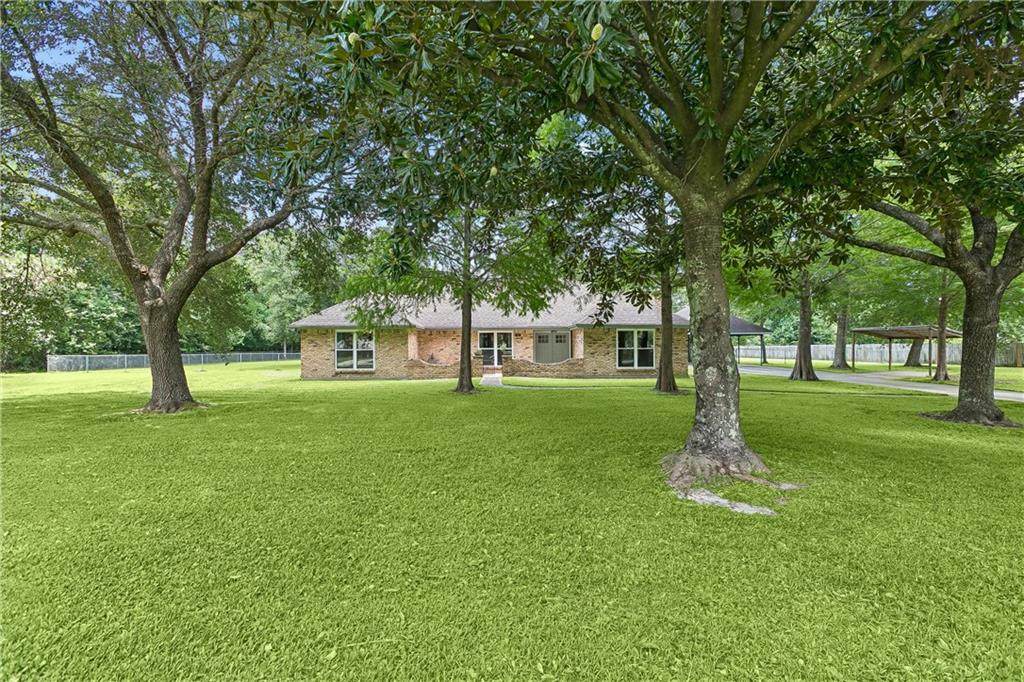 102 Lynn Drive - Photo 1