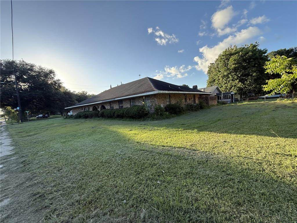 1102 Gilman Road - Photo 1