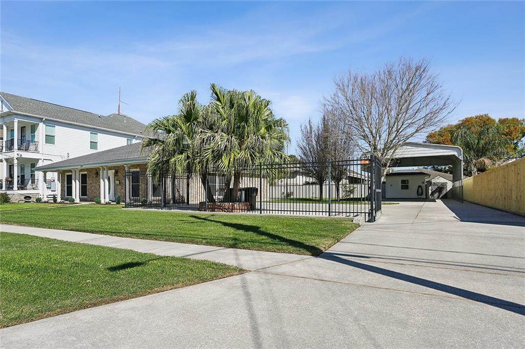 237 12TH Street - Photo 1