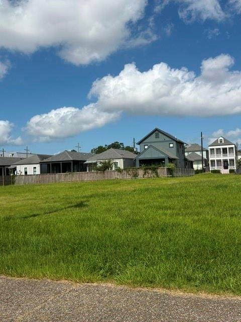 209 Pacific Avenue - Photo 1