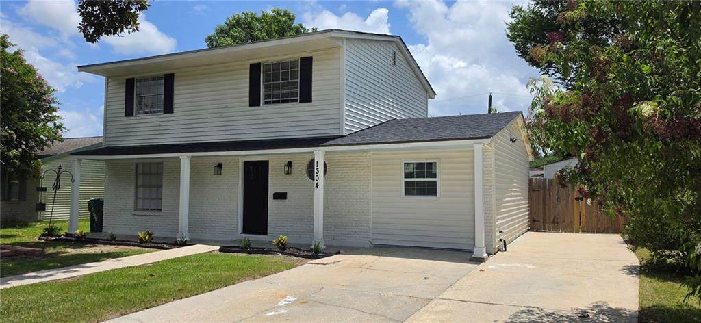 1304 Bellevue Drive - Photo 1