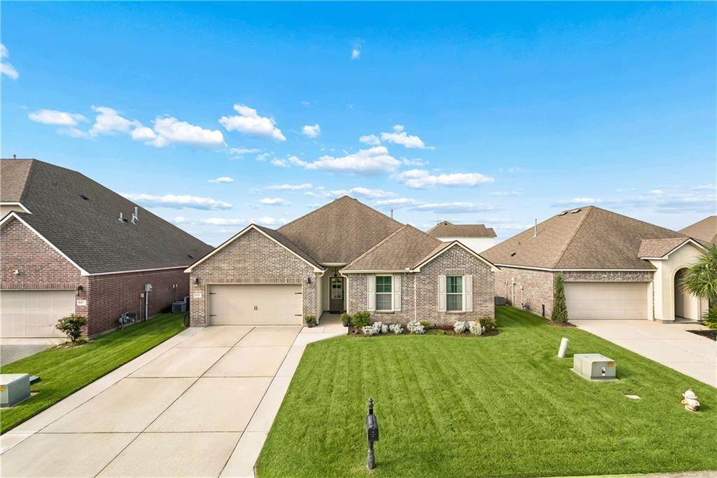 664 Lakeshore Village Drive - Photo 1