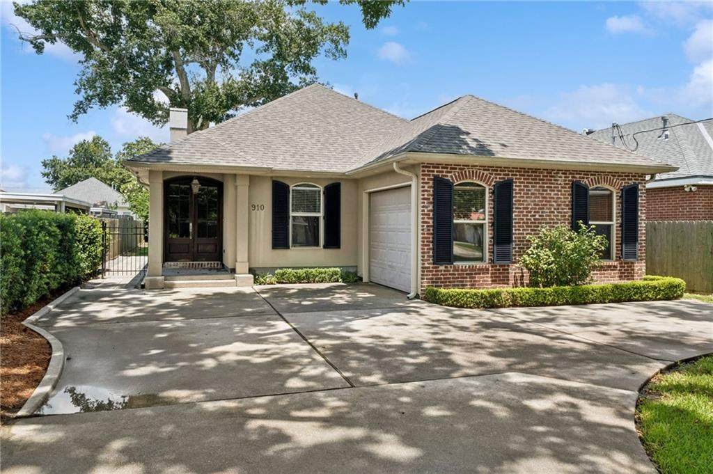 910 Tullulah Avenue - Photo 1