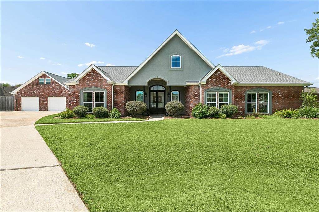 141 Magnolia Court - Photo 1