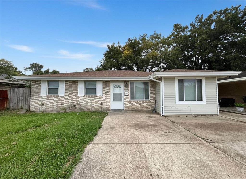 1805 Redwood Drive - Photo 1