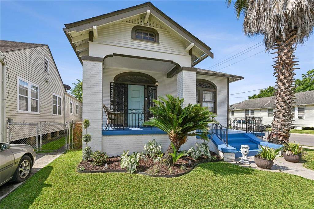 2100 St Denis Street - Photo 1