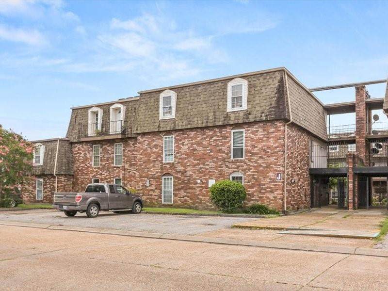 6320 Riverside Drive - Photo 1