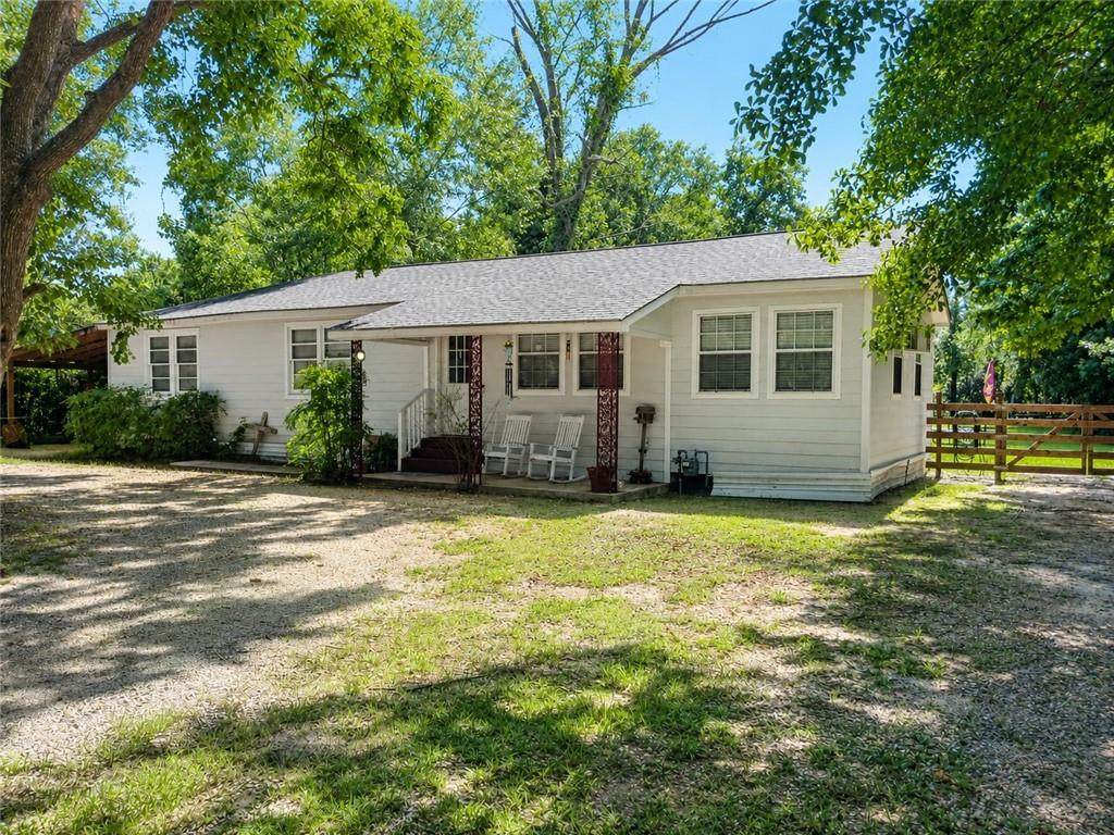 717 Avenue L Avenue - Photo 1