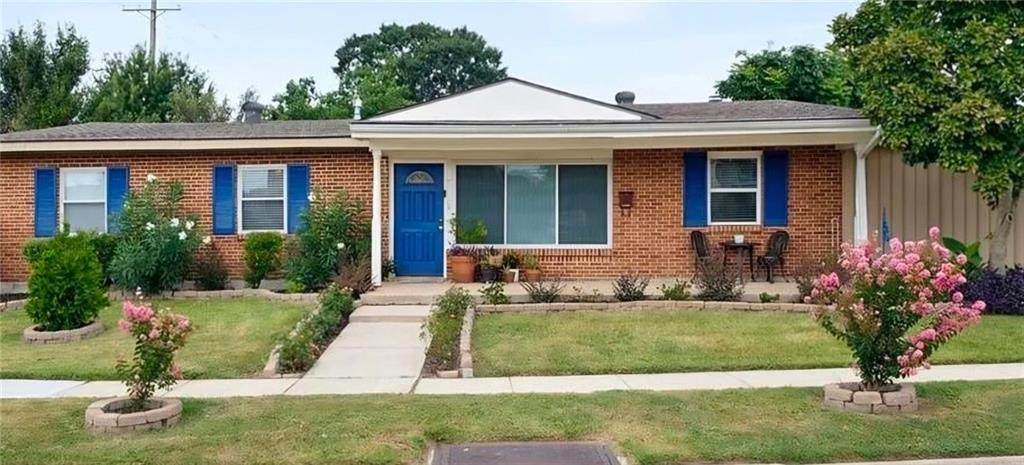2200 Elizabeth Street - Photo 1