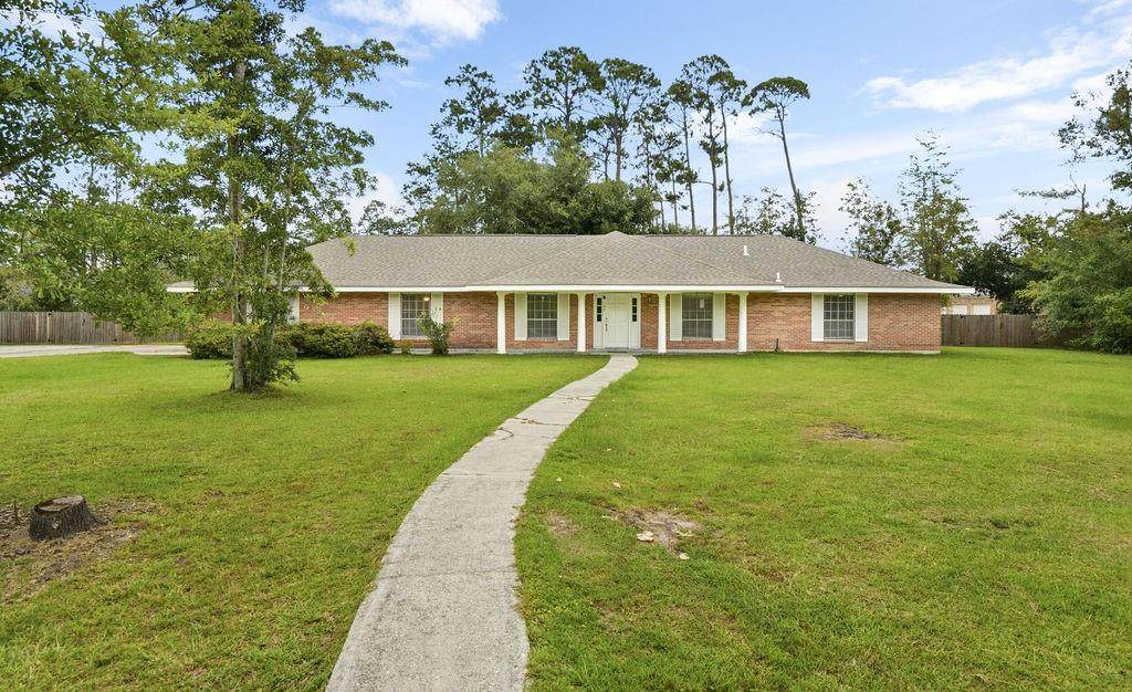 104 Belle Cherie Drive - Photo 1