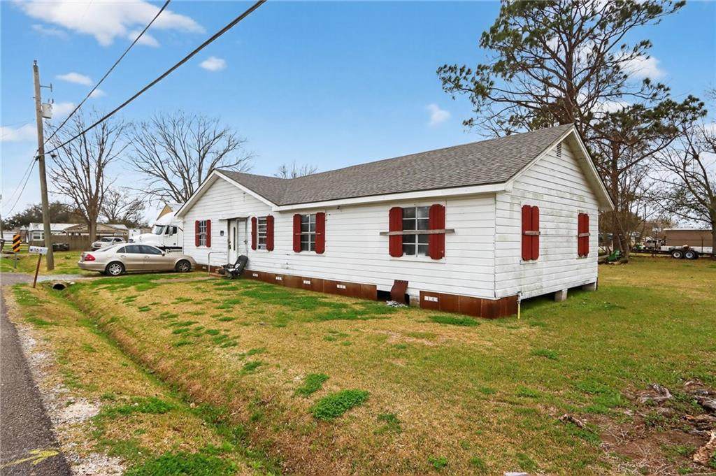 153 Louise Lane - Photo 1