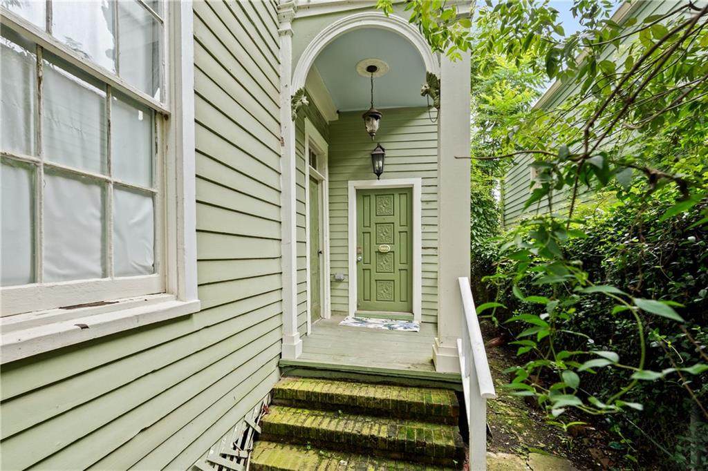 2033 Coliseum Street - Photo 1