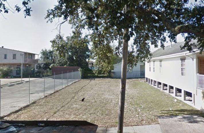 3016 Jackson Avenue - Photo 1