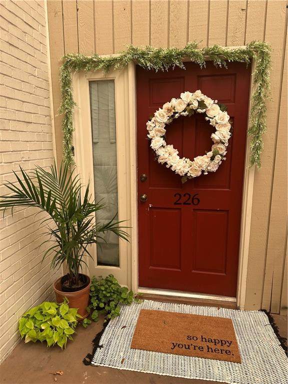 222 London Avenue - Photo 1