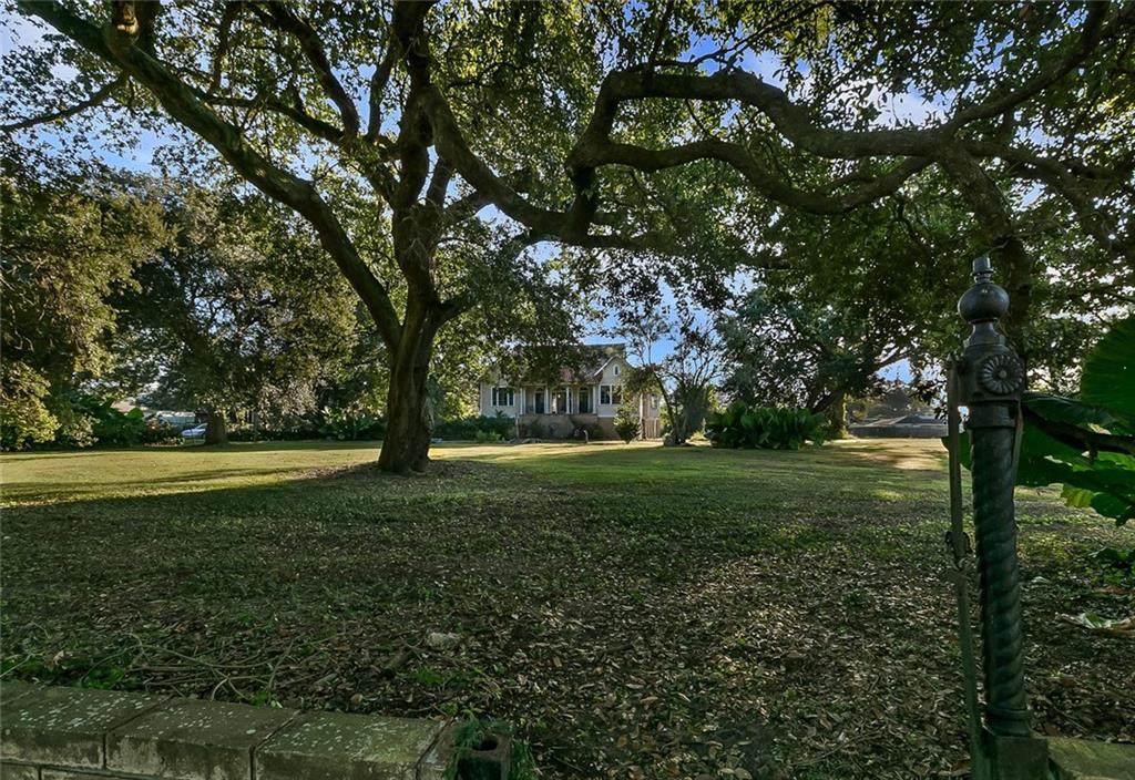 https://bt-photos.global.ssl.fastly.net/neworleans/orig_boomver_1_2570276-2.jpg