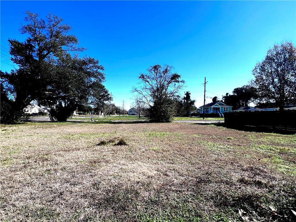 5564 Cameron Boulevard - Photo 1