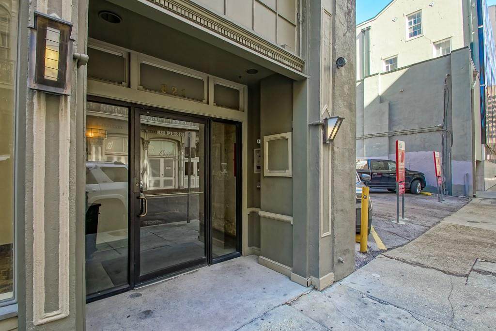 https://bt-photos.global.ssl.fastly.net/neworleans/orig_boomver_1_2570808-2.jpg