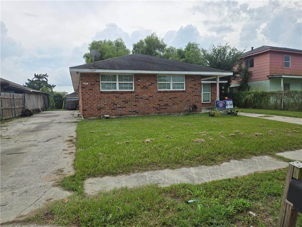 13536 Grandville Street - Photo 1