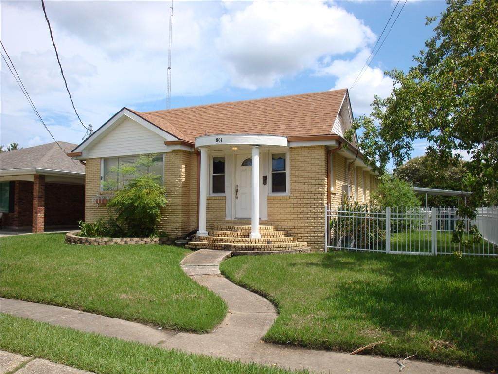 801 Oaklawn Drive - Photo 1