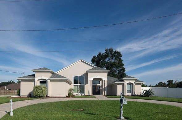 513 Maryland Drive - Photo 1