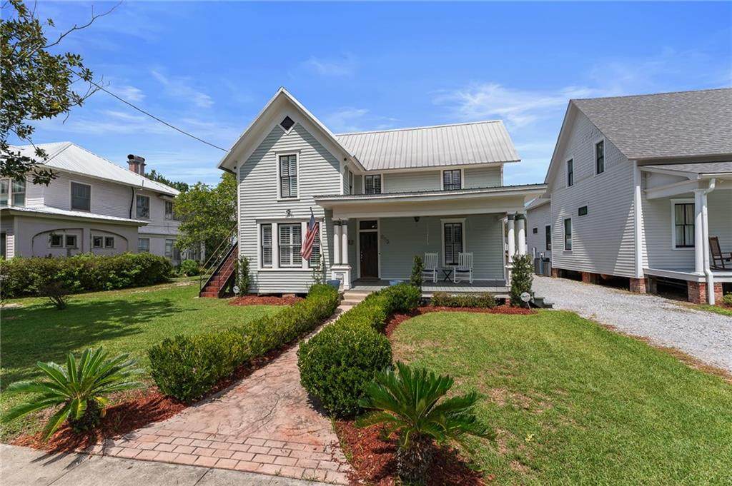 306 Charles Street - Photo 1