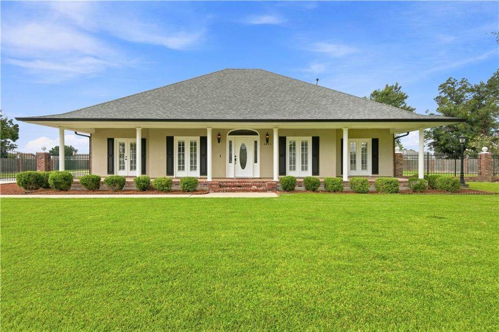 4024 Country Drive - Photo 1