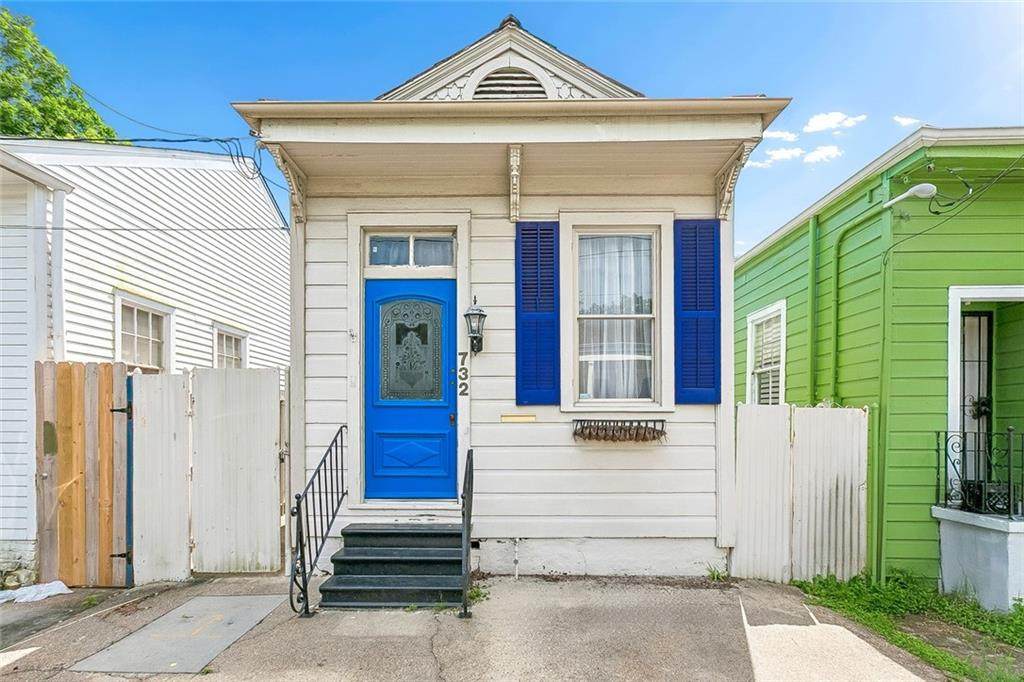 732 Pleasant Street - Photo 1