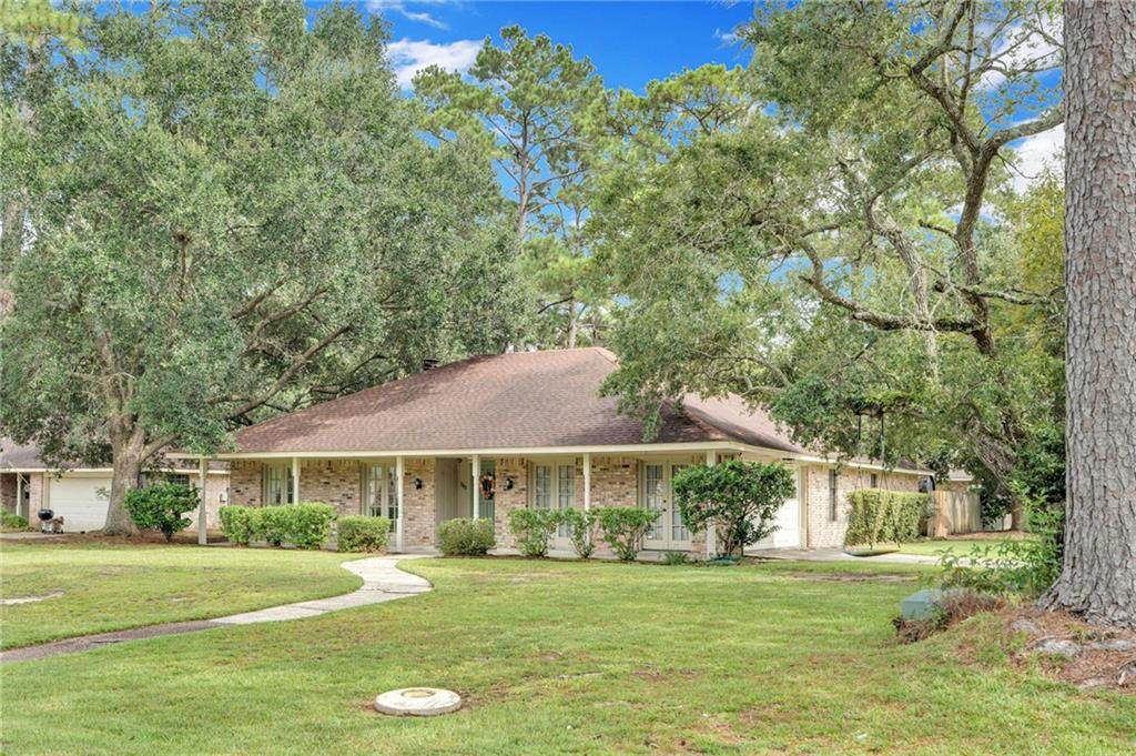 380 Essex Drive - Photo 1